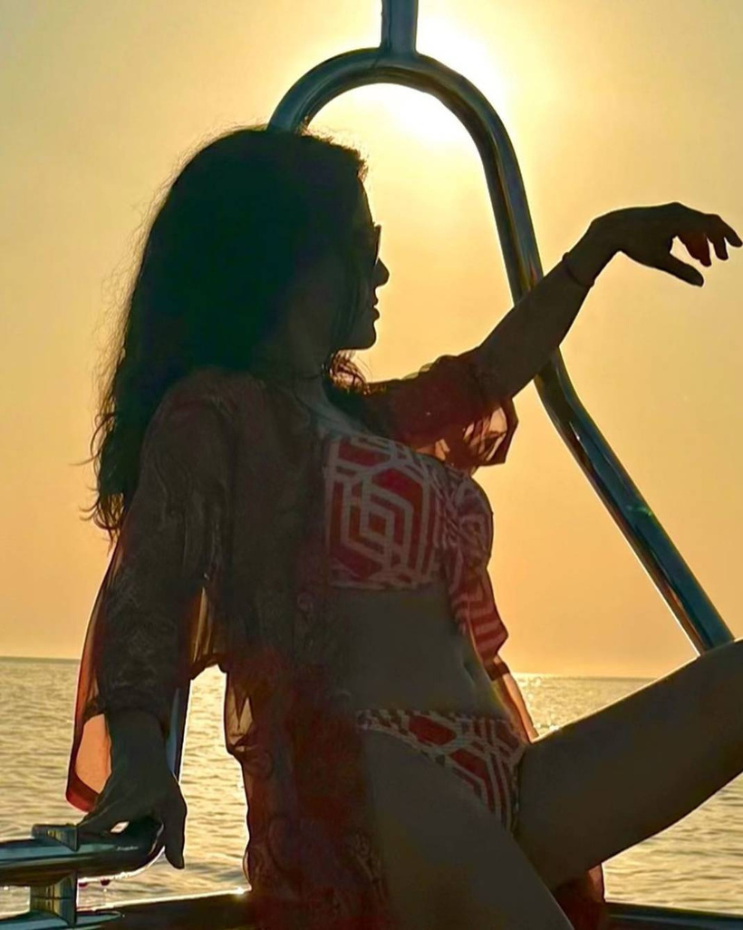 Salma Hayek'in bikinili pozları sosyal medyayı salladı - Fotoğraf: 6